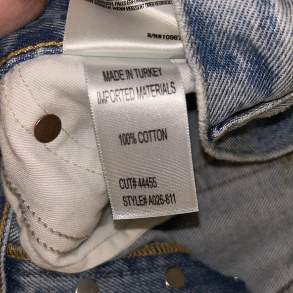 Agolde Parker Vintage Cut Off Short in Swapmeet - Picture 5 of 5